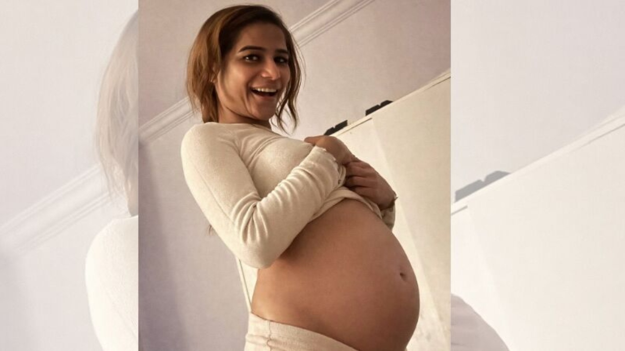 Poonam Pandey Pregnant or Prank? Baby Bump Pic Sparks Huge Buzz